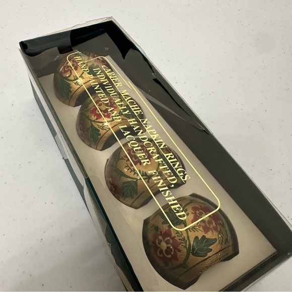 Vintage Paper Mache Hand Painted Poinsettia Christmas Napkin Rings Set Of 4 - Picture 2 of 11